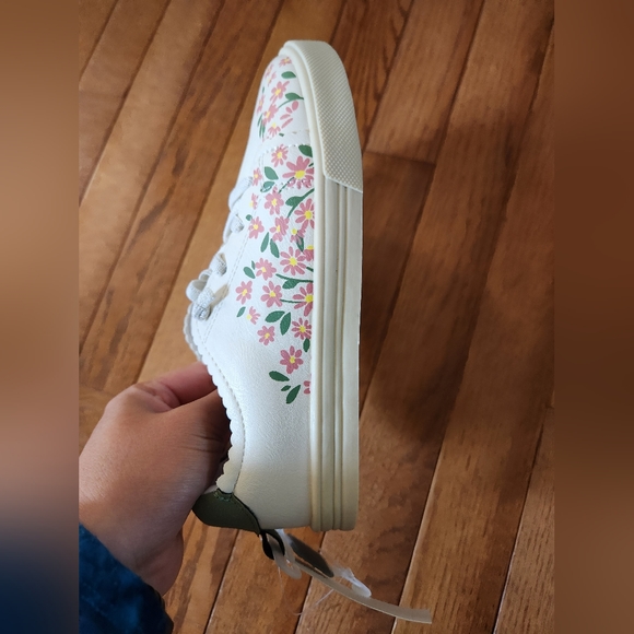 New Oshkosh Girl Floral Shoes - Picture 3 of 8